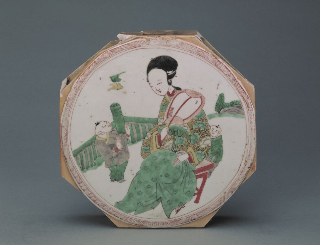 图片[1]-Multicolored round porcelain plate for ladies-China Archive